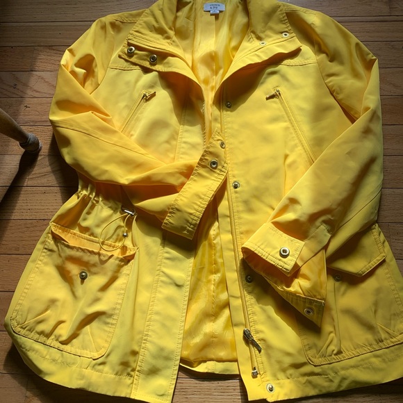 Crown and Ivy rain jacket - Picture 2 of 4